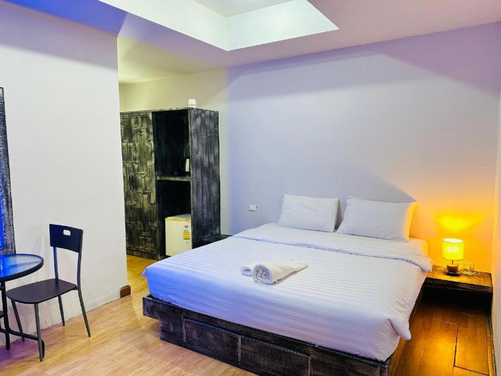 Beachwalk Patong Exterior photo